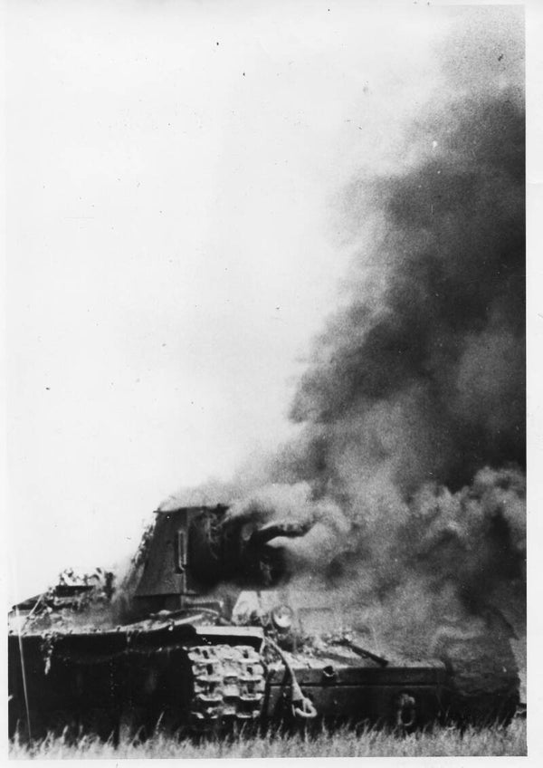 Russische tank in brand (6 sep 1942)
