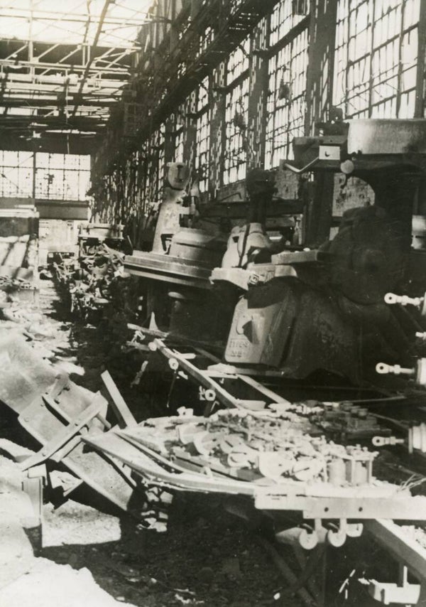 beschadigde tractorfabriek in Stalingrad (7 nov 1942)