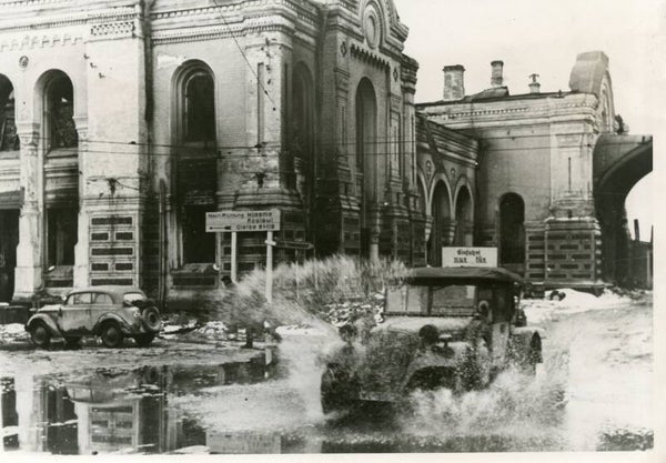 wateroverlast bij het station van Smolensk (22 apr 1942)