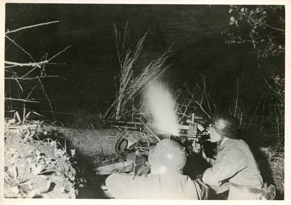 MG vurend in het donker (5 jul 1943)