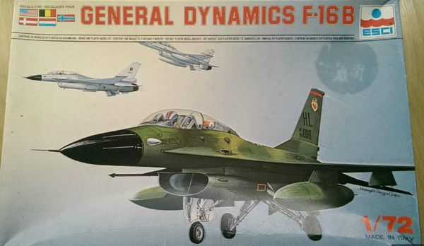 General Dynamics F-16B 1/72 ESCI