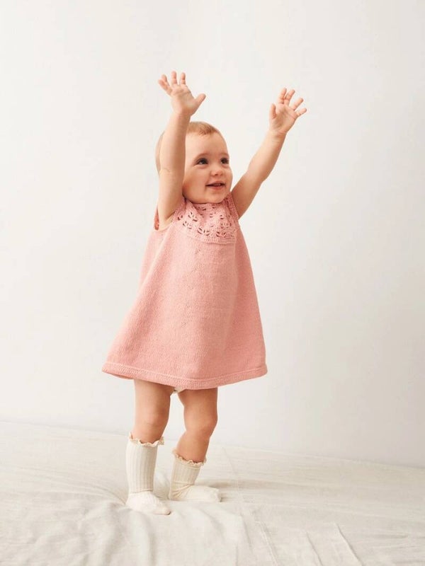 Indy Dress Baby (ENG) - Sandnes Garn