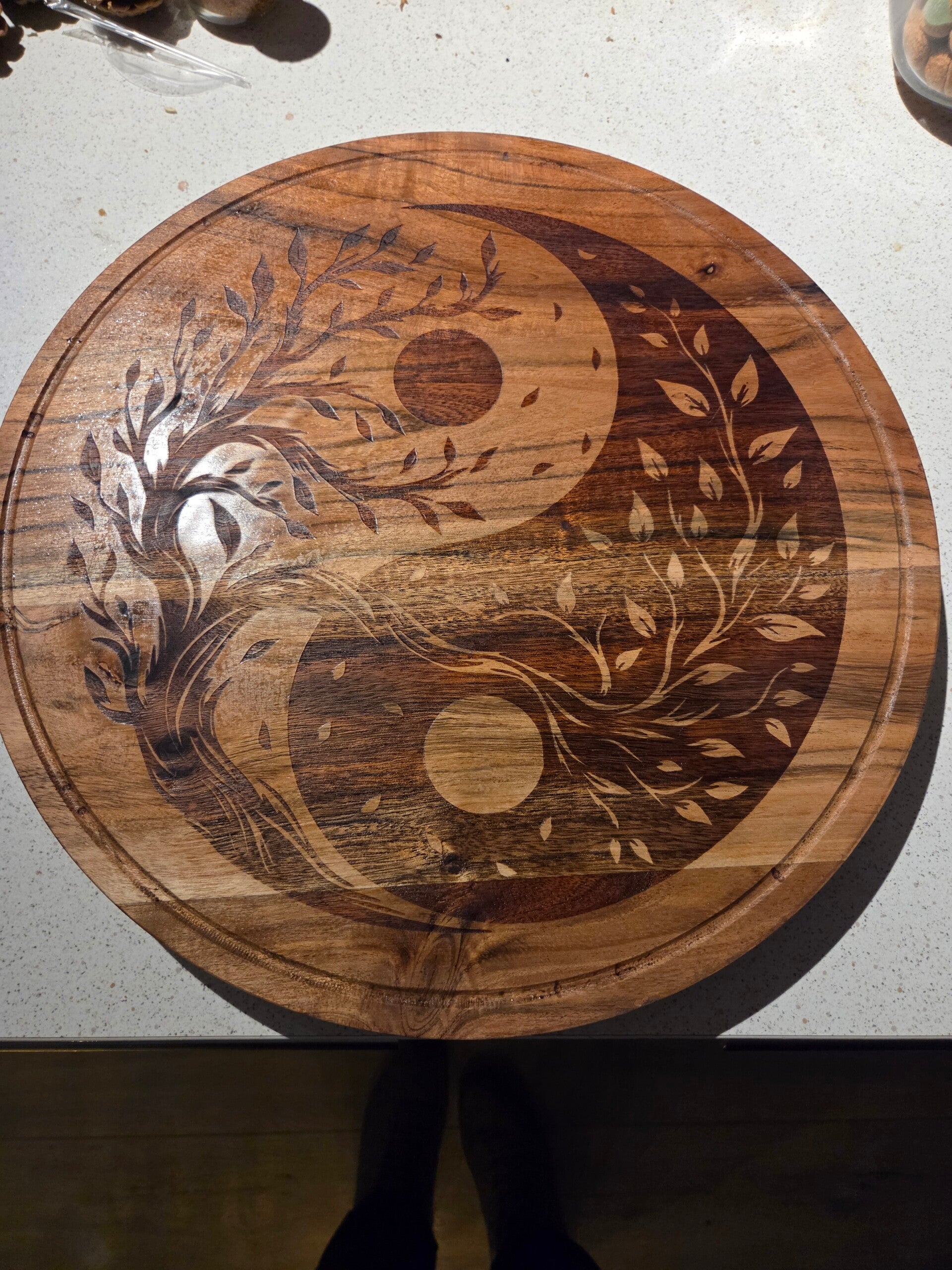 Acaciahouten Ying Yang Snijplank – 38 cm – Massief & Gegraveerd
