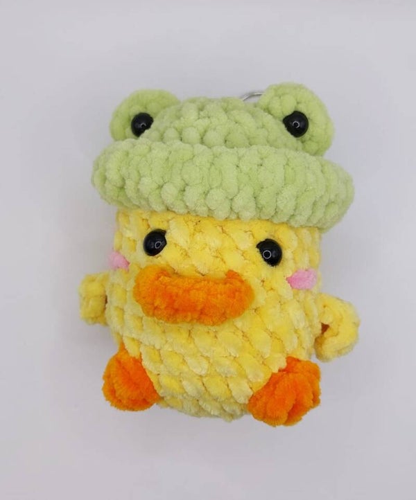 Gehaakte Eend Knuffelhanger met Kikkerhoedje