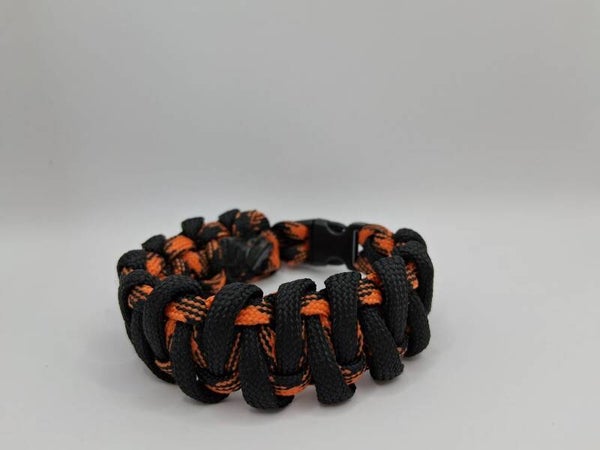 Paracord Armband - Black Tiger