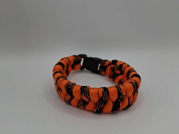 Paracord Armband - Tiger Strike