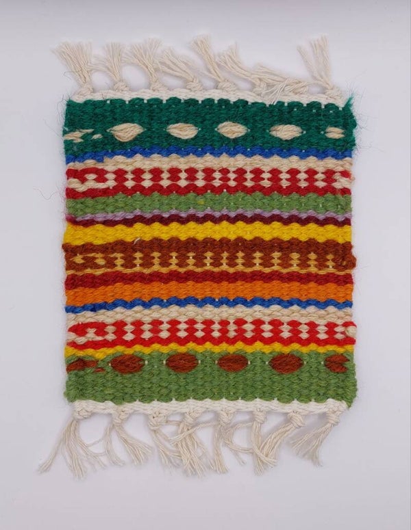 Handgeweven Onderzetter "Kleurrijke Traditie"