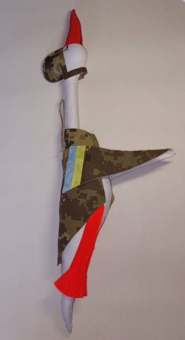 Stoffen Ooievaar Gans "Vrijheid" met Militair Motief