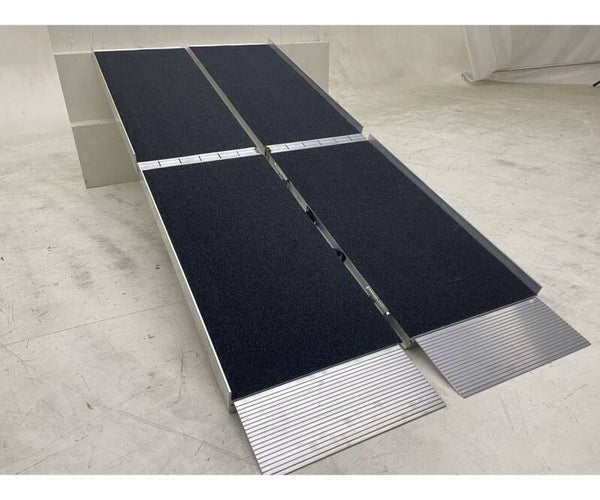 Oprijplaat aluminium 350kg lengte 2100 mm x breedte 760 mm 4-ledig inklapbaar MW Tools