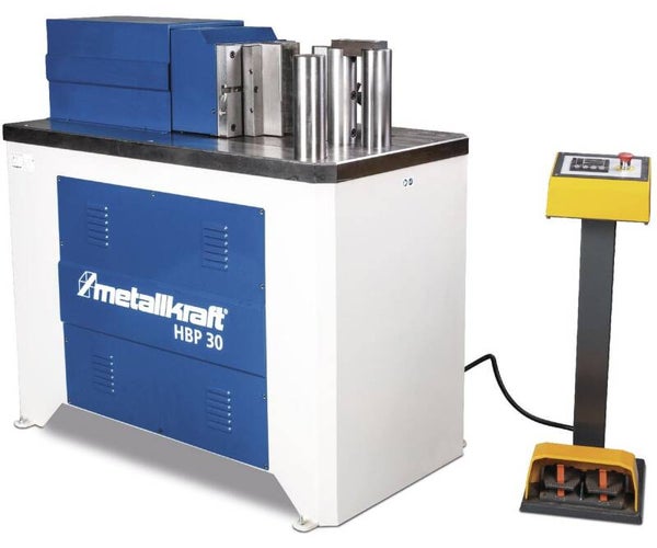 Horizontale plooibank NC sturing 30 ton werkhoogte 250 mm plaatdiktes tot 18 mm 3 kW 400V Metallkraft