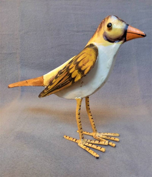 Gele vogel van gerecycled metaal