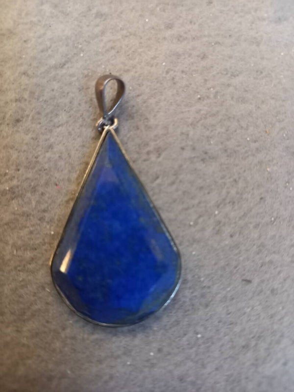 Hanger: Lapis lazuli