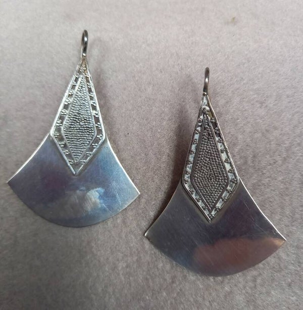 Zilveren oorhangers uit Indonesië