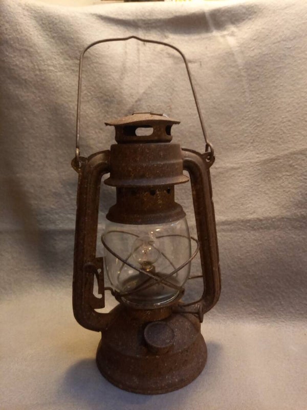 Stal lantaarn in roest op batterijen