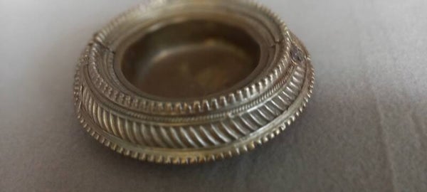 Asbak gemaakt van oude Indiase armband