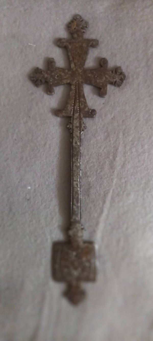 Koptisch handkruis van metaal