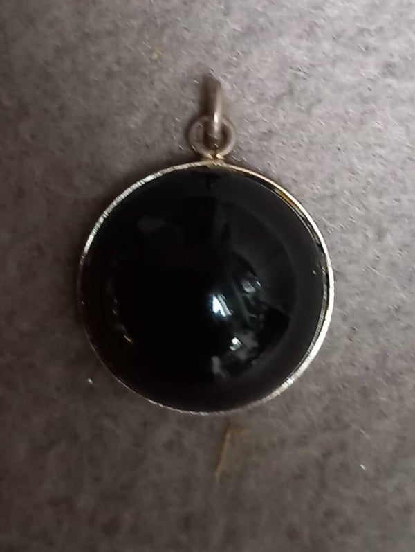 Zwarte onyx hanger rond in zilver