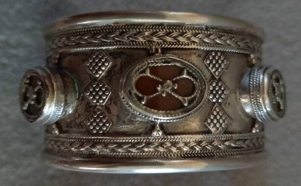 Zilveren Armband uit Turkmenië met carneool stenen