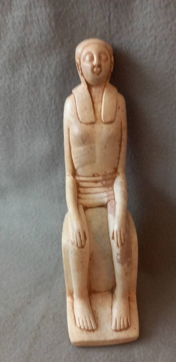 Soapstone Beeld van zittende man