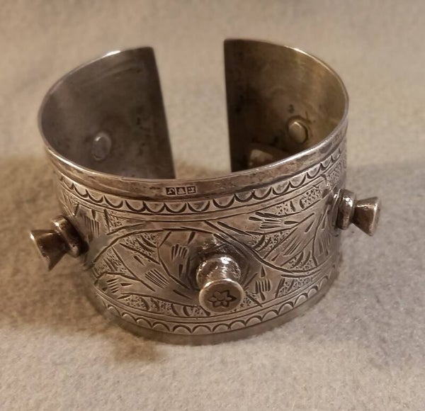 Grote oude Egyptische armband van zilver