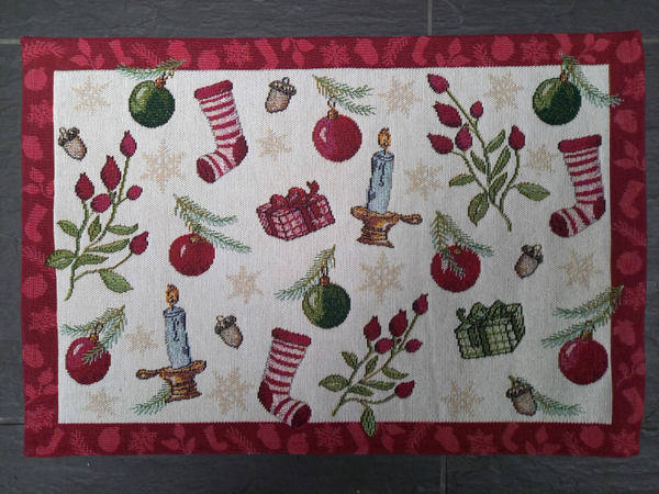 Kerstplacemat met rode rand en kerstmotieven