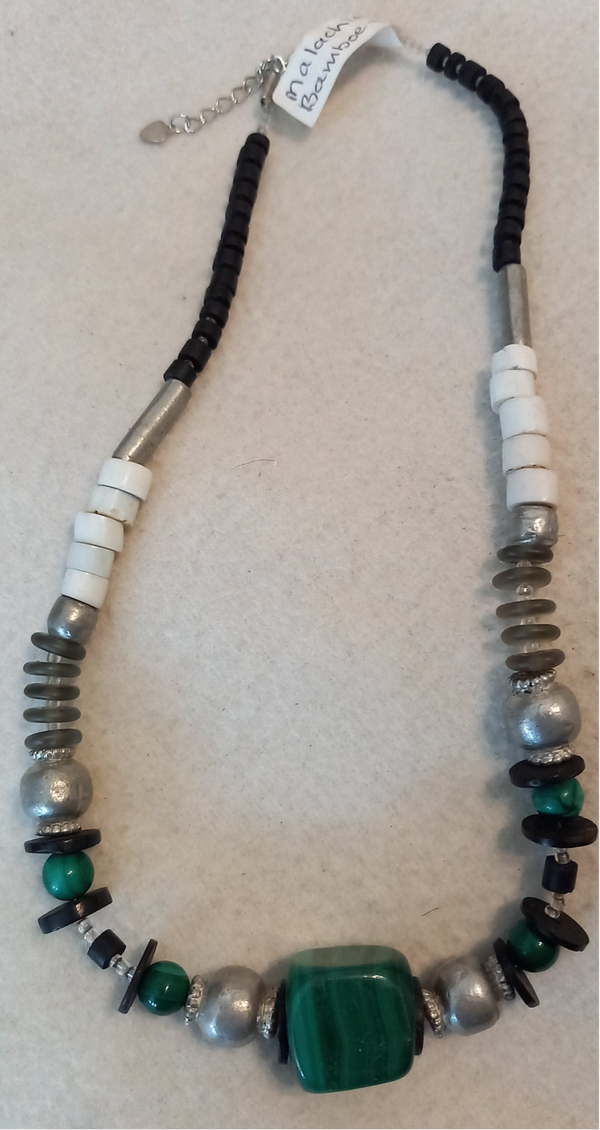 Collier met malachiet en tin