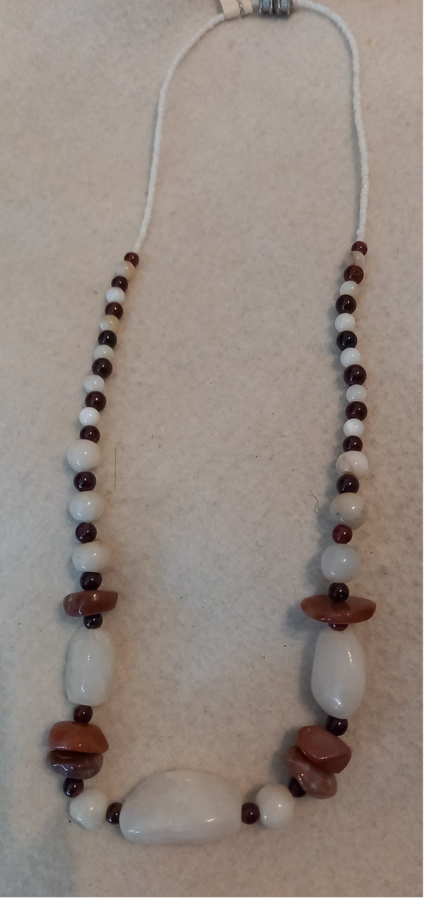 Ketting van onyx, agaat,  jaspis en granaat