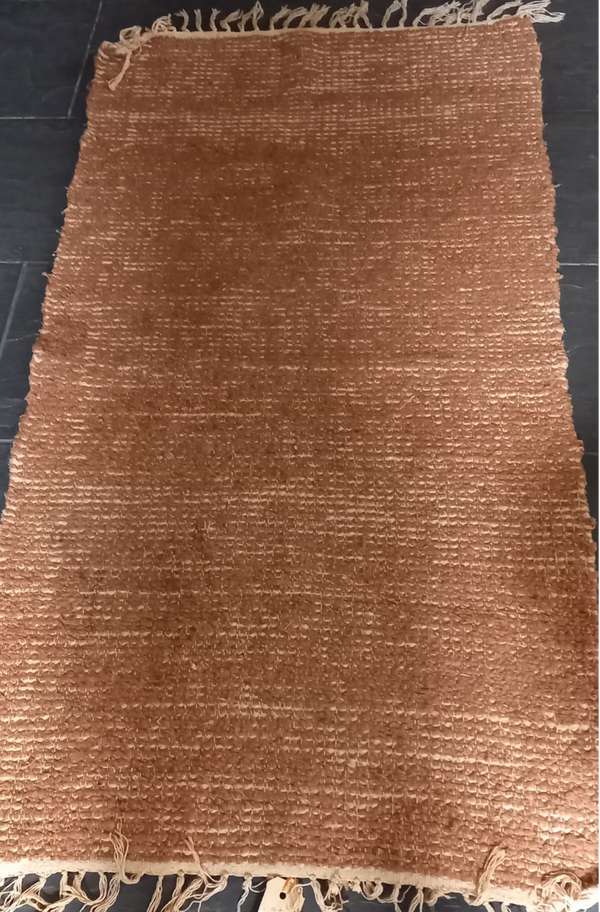Katoenen vloerkleedje  in  grof bruin katoen