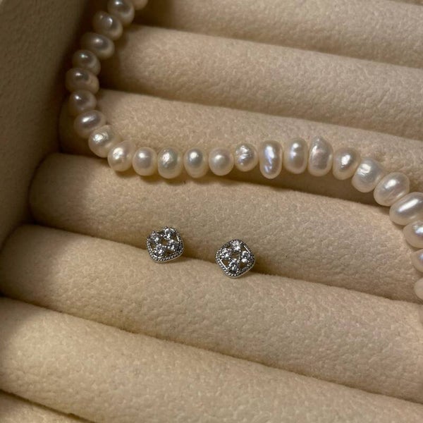 Tiny Square Oorbellen (027)