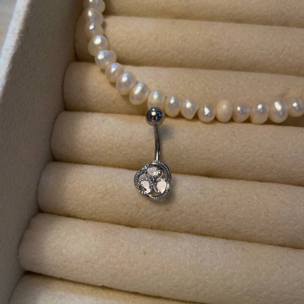 Lunar Navel Navelpiercing