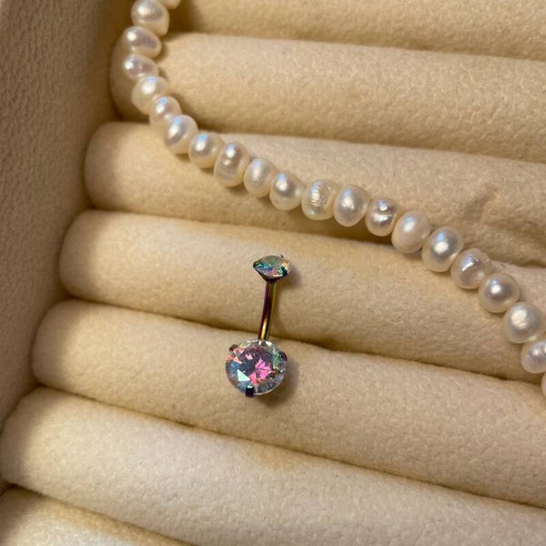 Gleaming Navel Navelpiercing