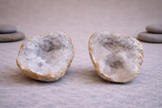 Quartz geodes collection at Harmony des Sens