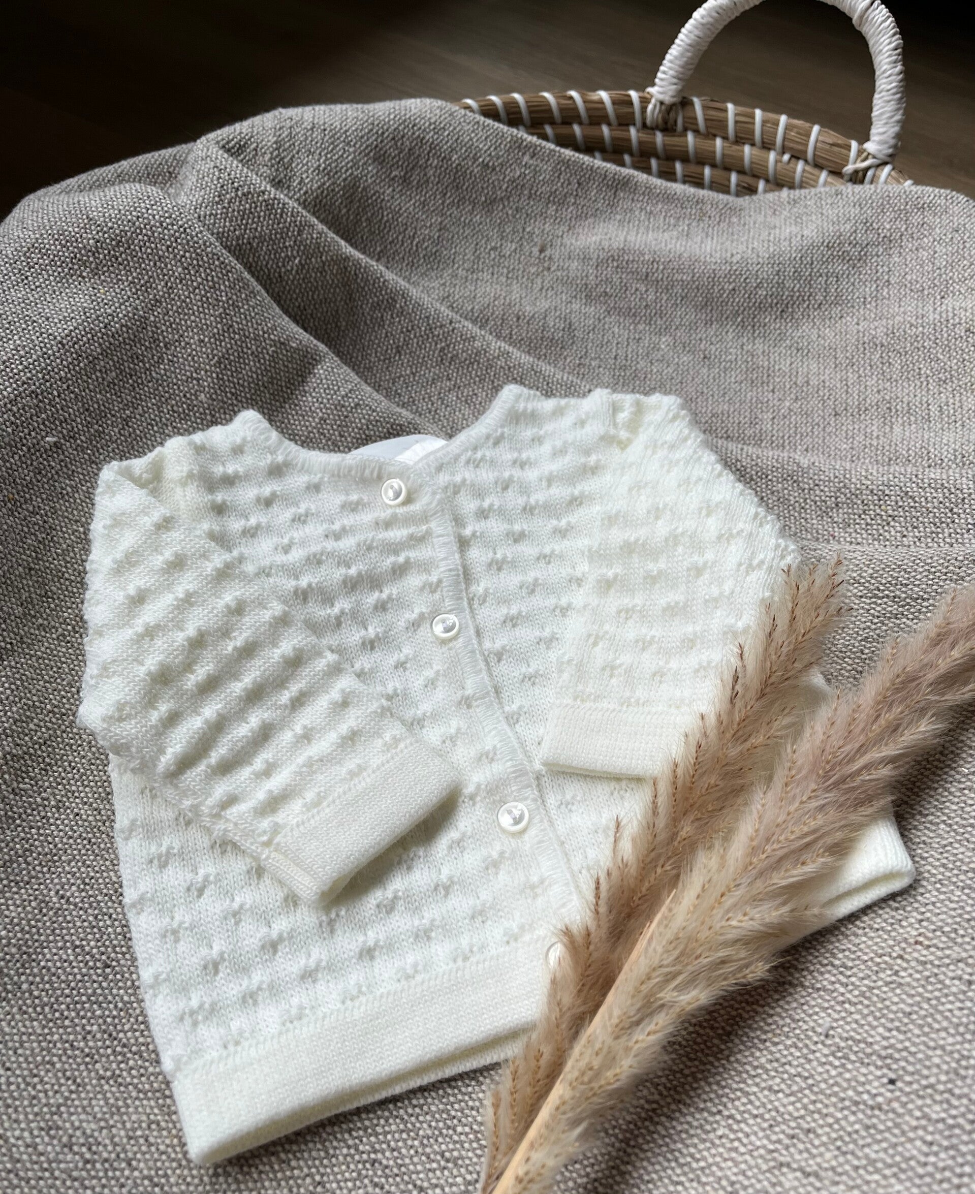 Gebreid vest met bubbels ecru