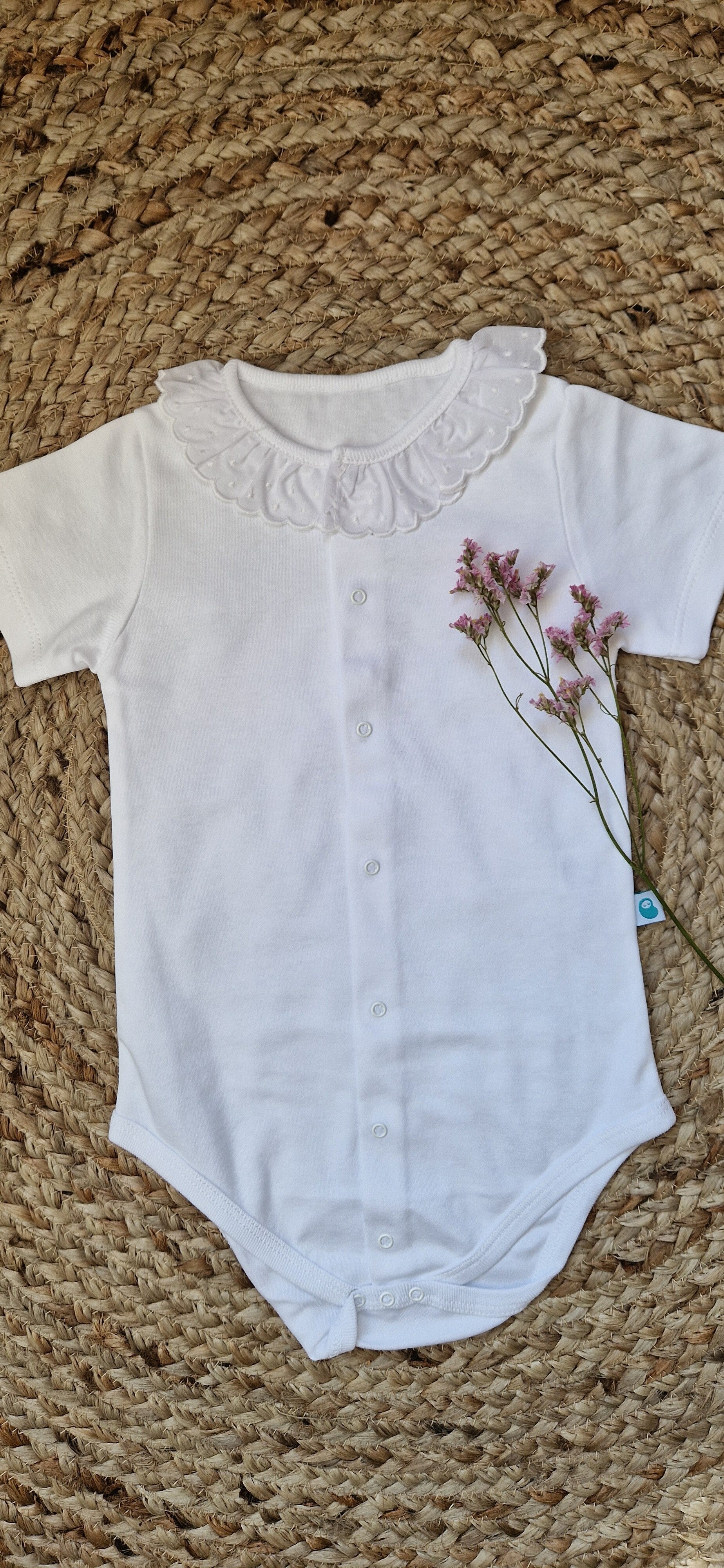 Romper met kraag en knoopjes wit