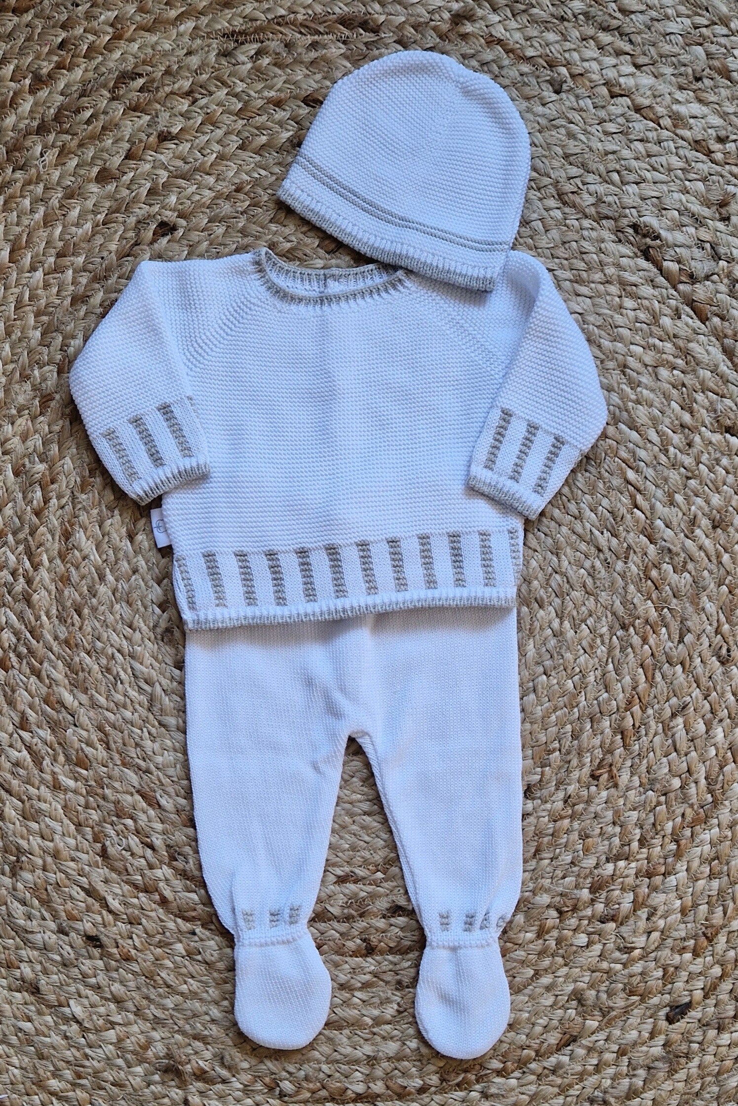 Wit unisex babypakje met mutsje