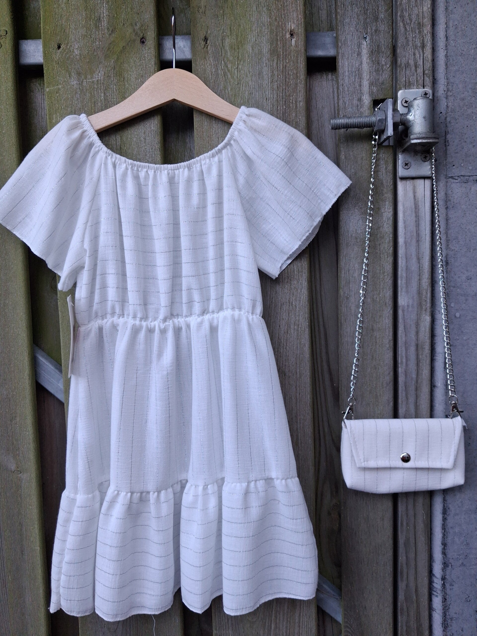 Witte meisjes jurk met zilverdraad