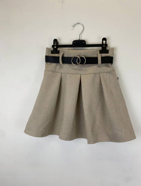 Plooirok taupe met zwarte riem