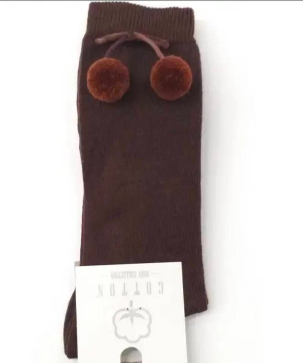Kniekous met pompom choco