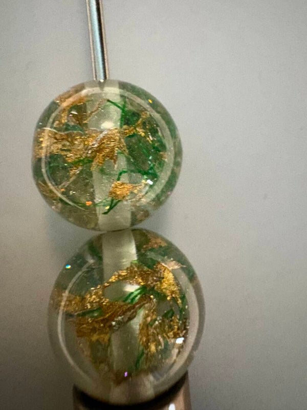 groen met goud acryl kraal 16 mm