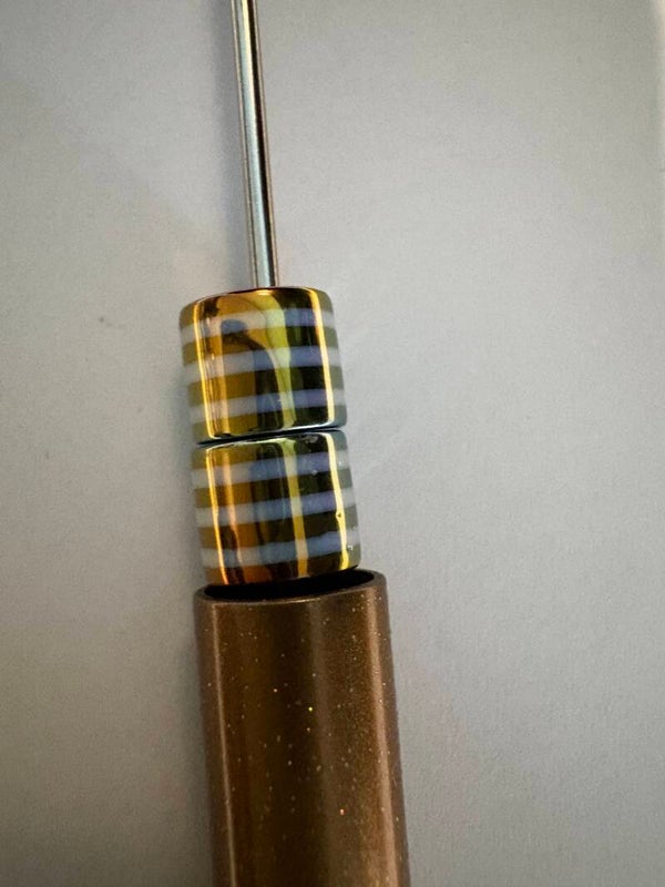 bruine acryl kraal met witte strepen 8 mm