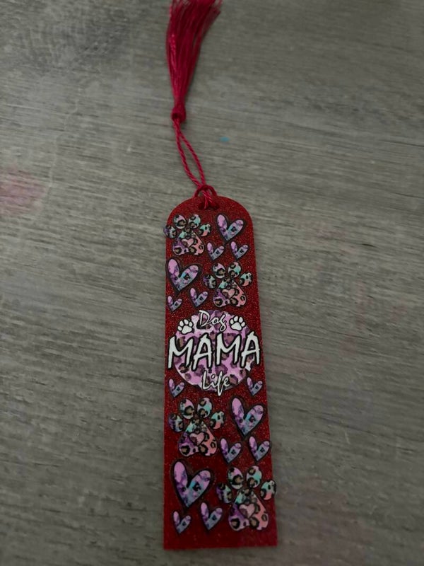 deze rode bladwijzer met mama dog
