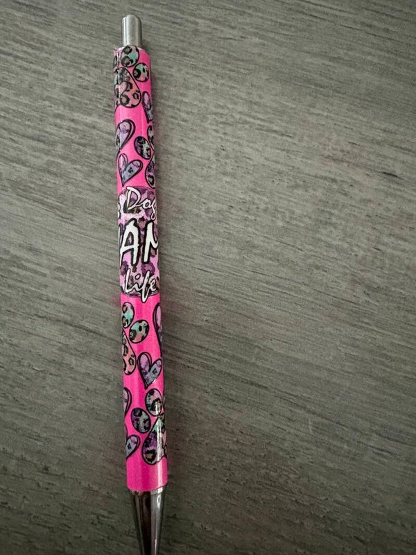 de roze balpen met mama dog