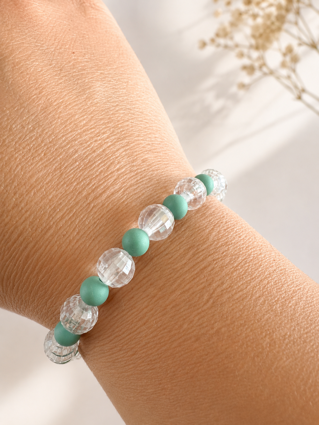 glas kraal met fijn groen kraal armband