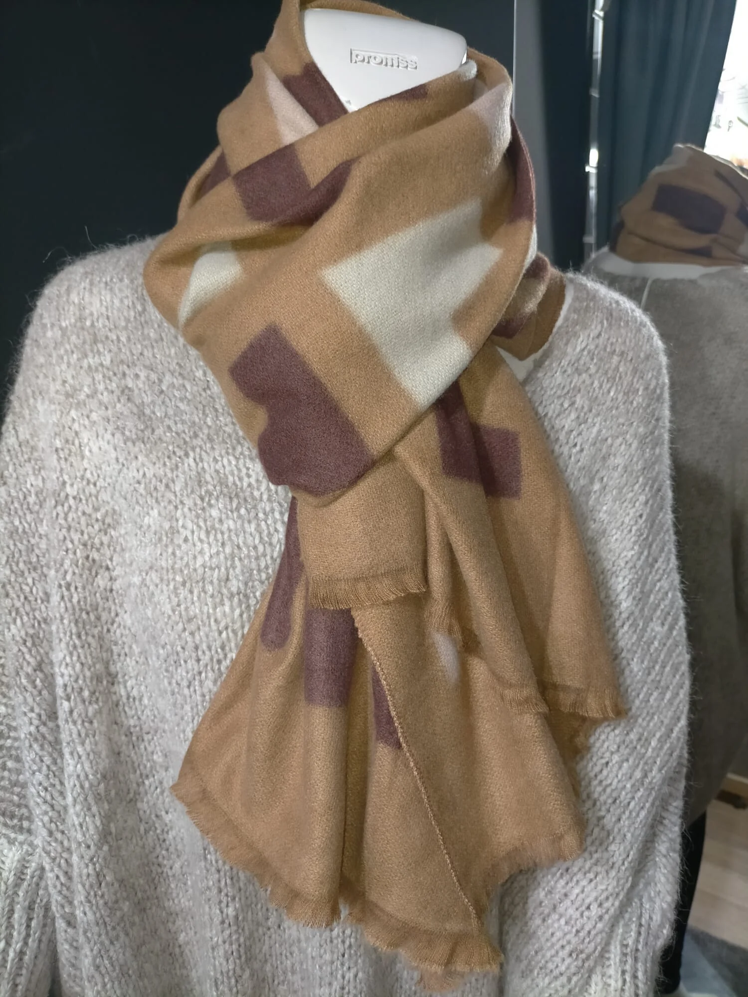 Grote warme sjaal bruin tinten
