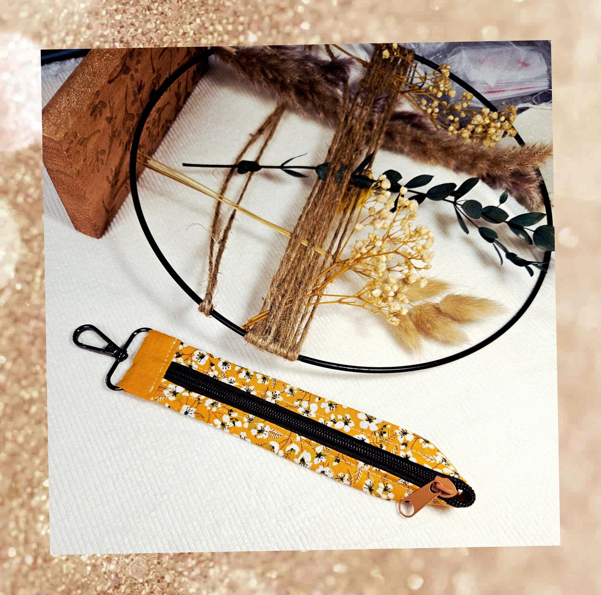 🌸 Attache Foulard, gilet, etc..... 🌸