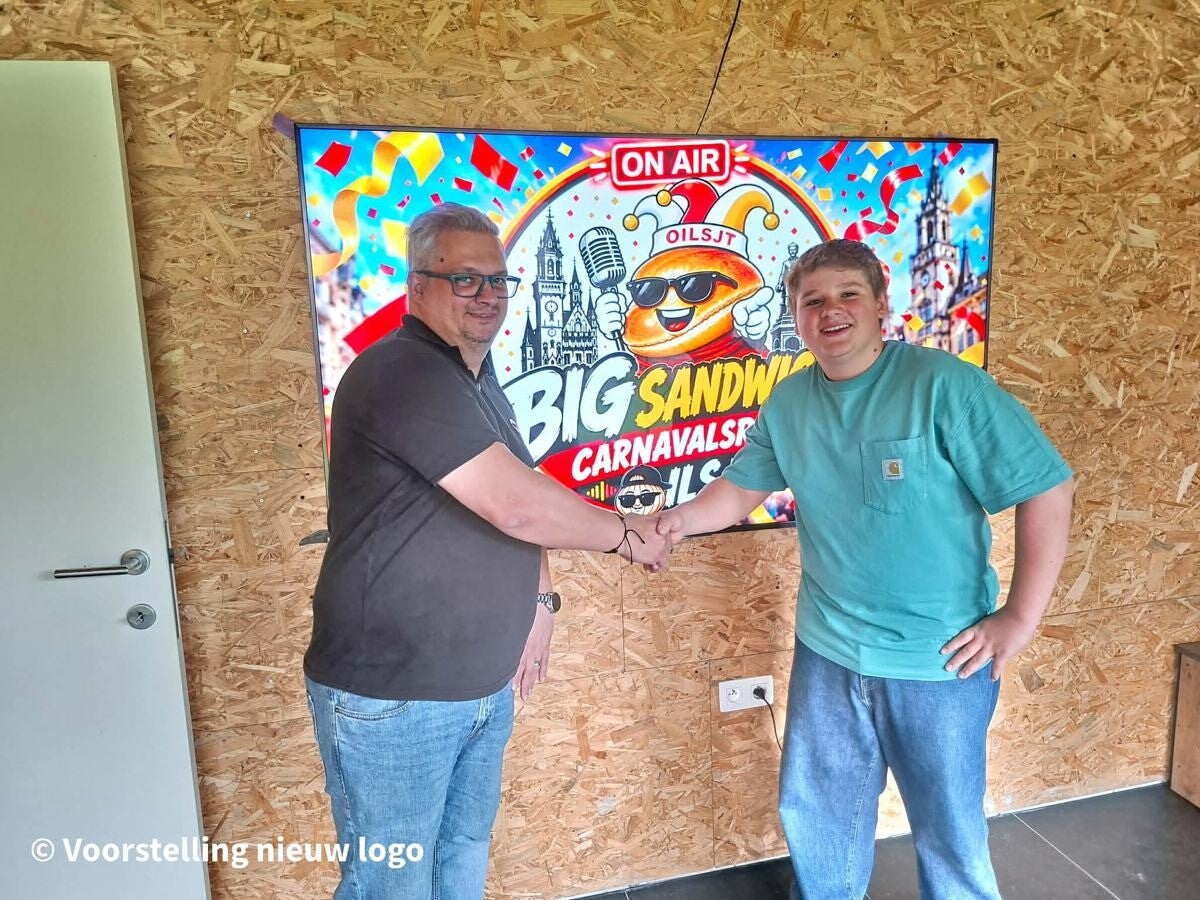 Rik Henneco en Lenn Van den Abeele geven elkaar de hand voor het nieuwe Big Sandwich-logo