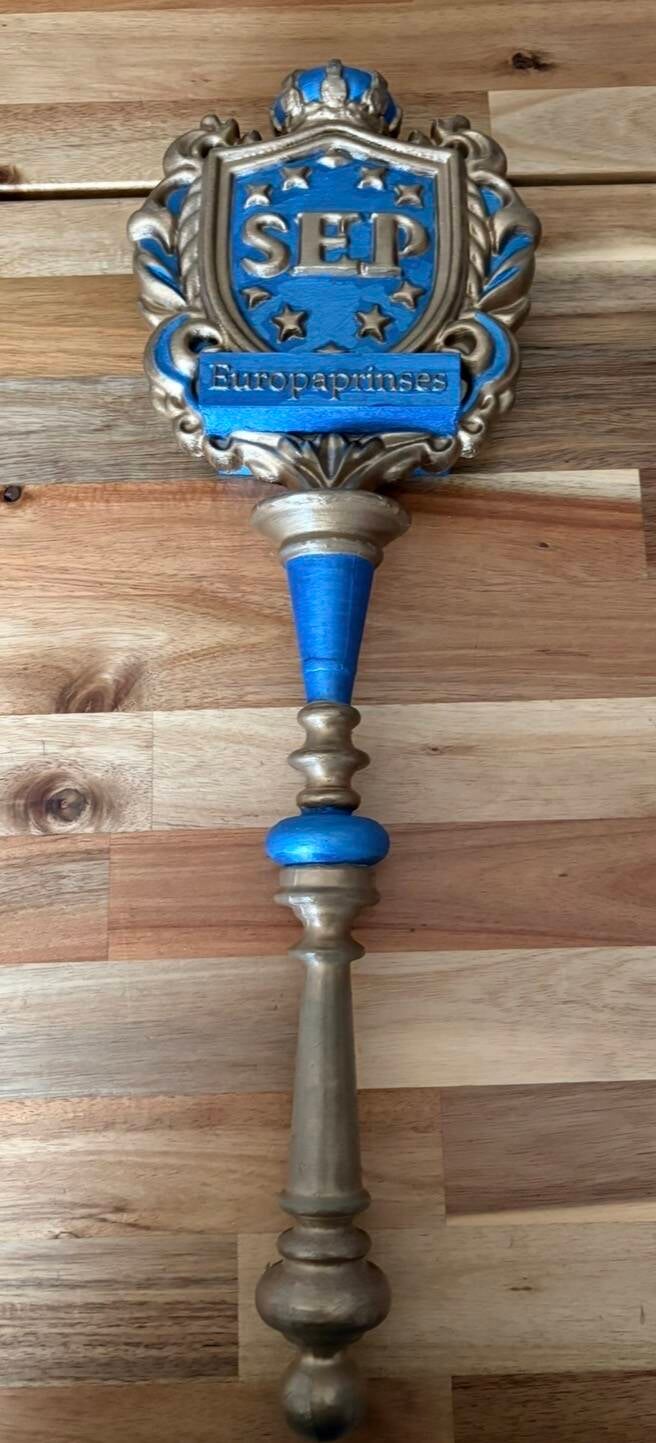 De vernieuwde S.E.P.-scepter