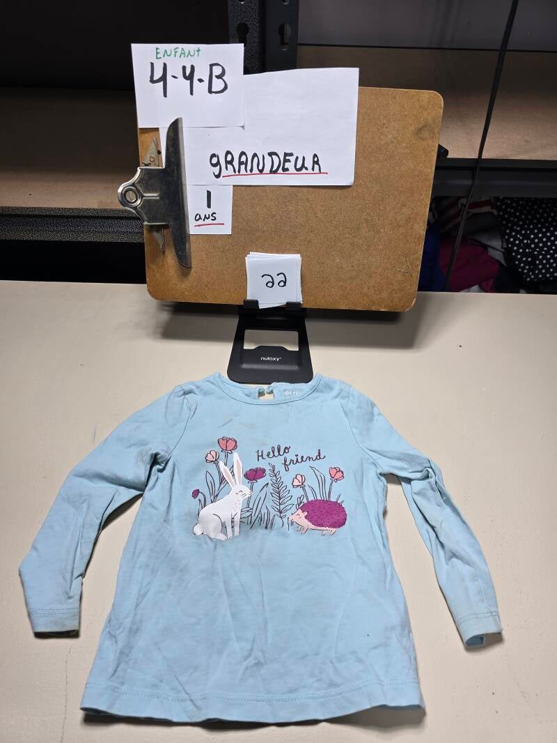 4-4-B 22  Enfant 1 Chandail 