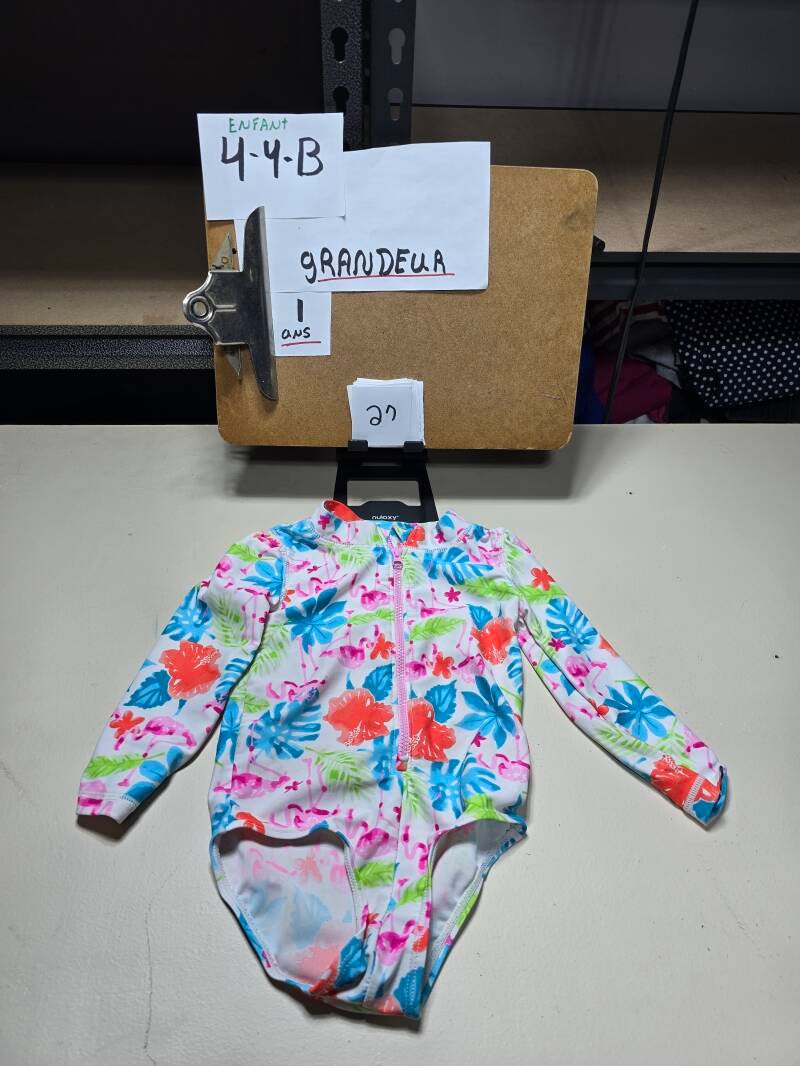 4-4-B 27  Enfant 1 Chandail 