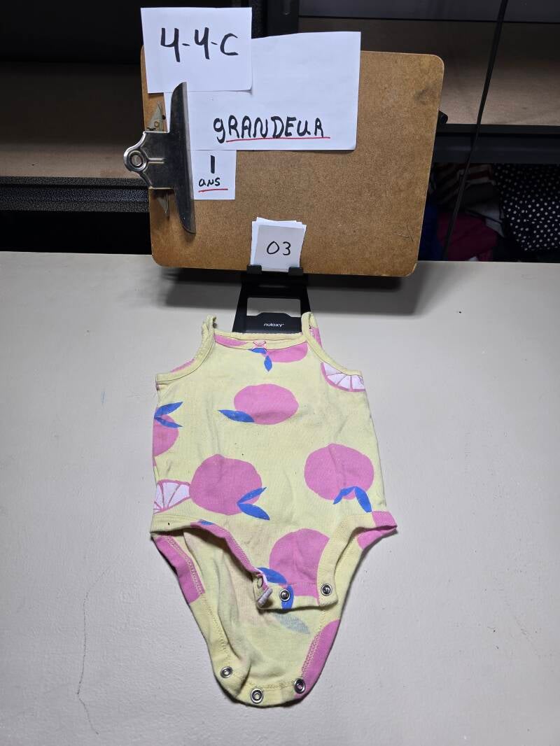 4-4-C 3 Enfant 1 Chandail 